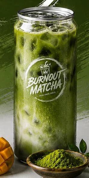 Dose Ice Matcha mit einer Schale Matchapulver